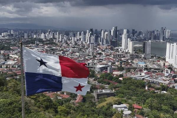 Panamanians are heading to the polls to elect a new president from a field of eight contenders. (AP PHOTO)