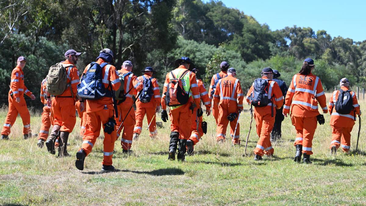 SES crews searching the Ballarat East area on Friday, February 9. Picture by Kate Healy. 
