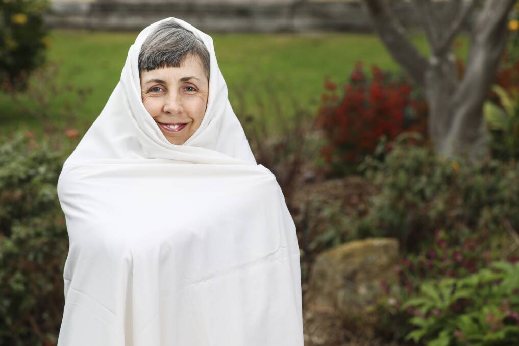 Lyndal Thorne promoting awareness for shroud burials in a Dying to Know day in north-west Tasmania in 2017. Picture The Advocate.