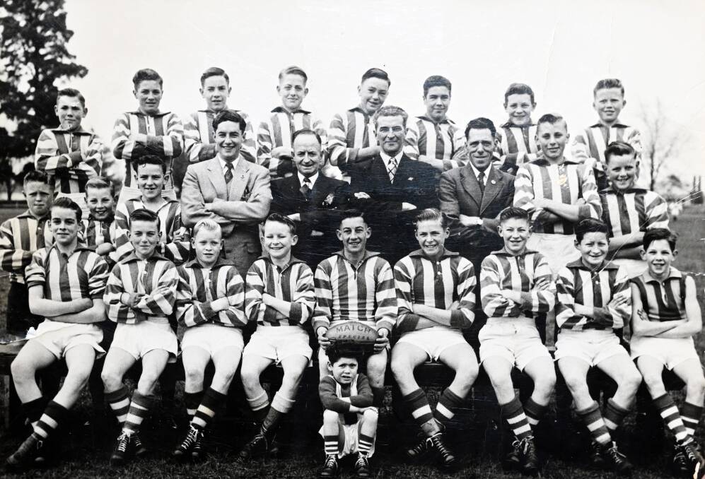 Golden Point 1954 premier and champion in the inaugural Ballarat Football League under-14 competition. 
