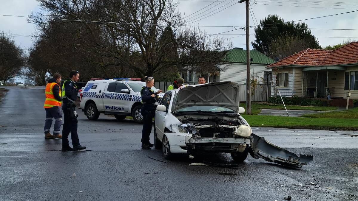 Police investigate the crash in Redan. Picture by Gabrielle Hodson