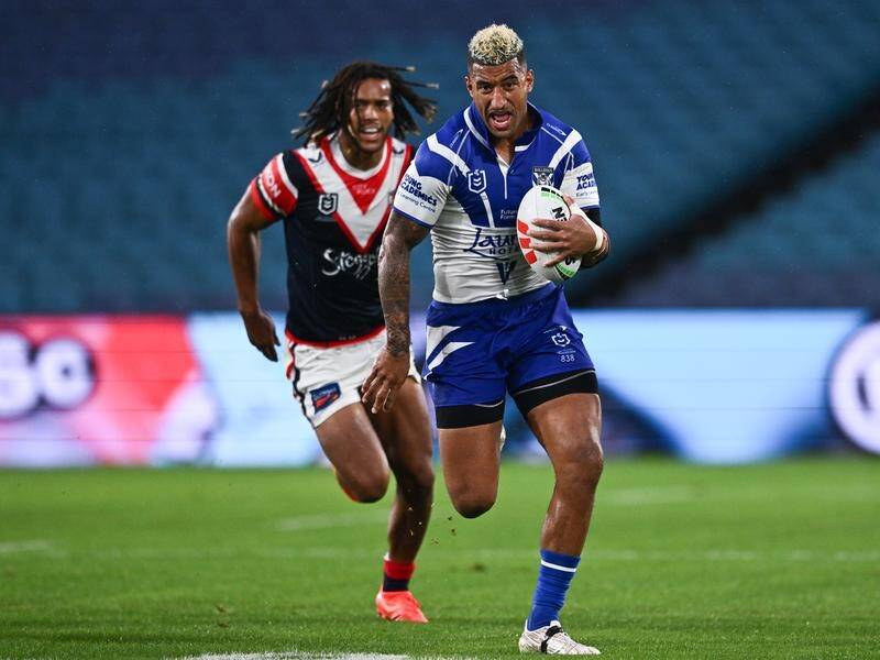 A ring-finger injury will keep the Bulldogs' Viliame Kikau out of action for up to six weeks. (James Gourley/AAP PHOTOS)