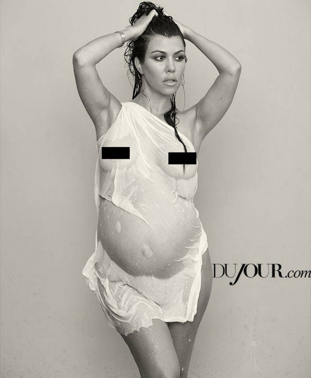 1024px x 1244px - Pregnant Kourtney Kardashian attempts to break the internet with nude photo  shoot | The Courier | Ballarat, VIC